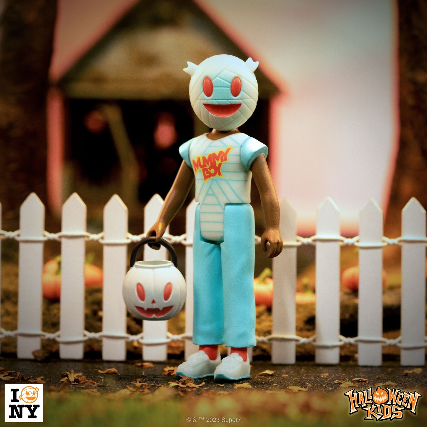 Super7 - HALLOWEEN KIDS REACTION - MUMMY BOY (SUPER7)